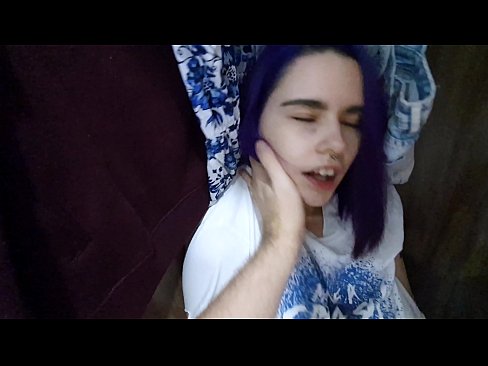 ❤️ I kitea taku tuahine i roto i te kaapata ka awhina ia ia ki te cum ️ Porno fb i a matou ❤